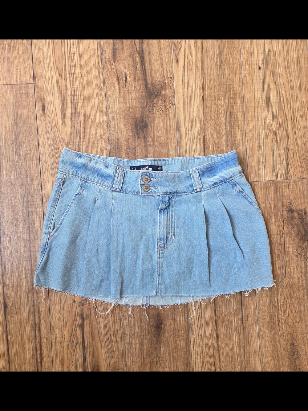 Hollister Light Blue Denim Low Rise Pleated Mini Skirt Size 27
